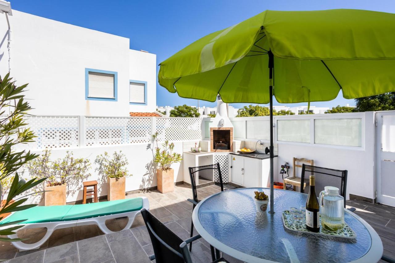 Newly Renovated 2 Bedroom Townhouse - Close To Salema Beach Luaran gambar