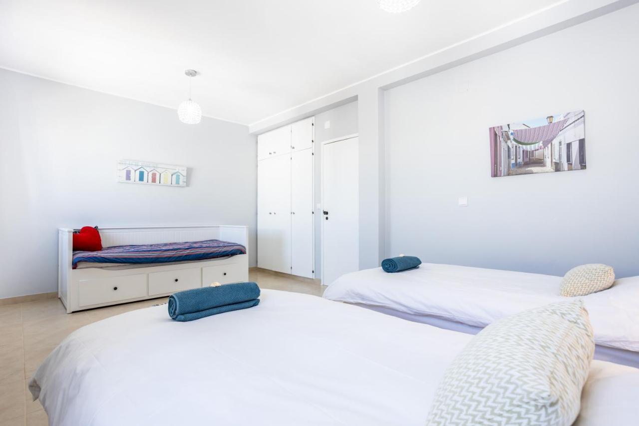 Newly Renovated 2 Bedroom Townhouse - Close To Salema Beach Luaran gambar